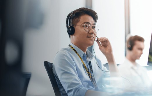 Dukungan multibahasa 24/7 Exness